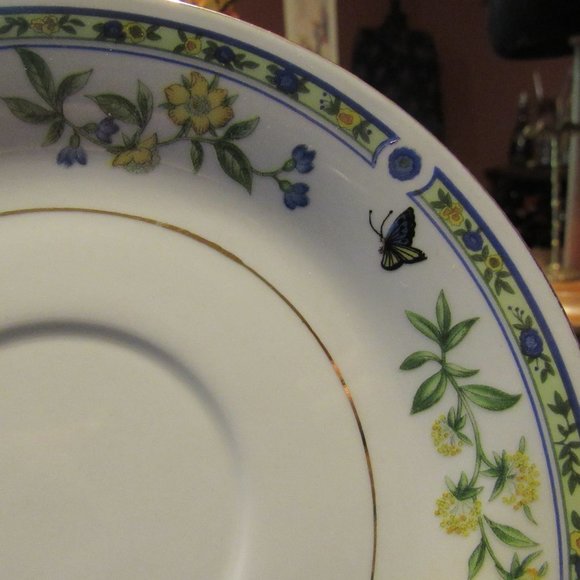 Vintage Victorian Porcelain Footed Floral Tea Set 3 Cups/4 Plates - Picture 7 of 15